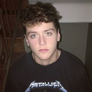 Meet your Posher, Damaris